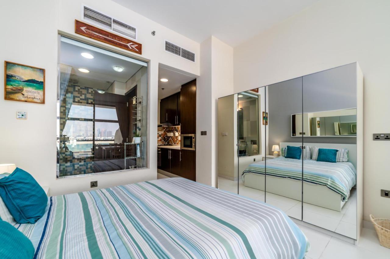 Club Vista Mare, Free Riva Beach Club Access Дубай Екстериор снимка