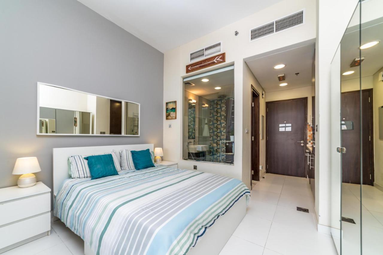 Club Vista Mare, Free Riva Beach Club Access Дубай Екстериор снимка