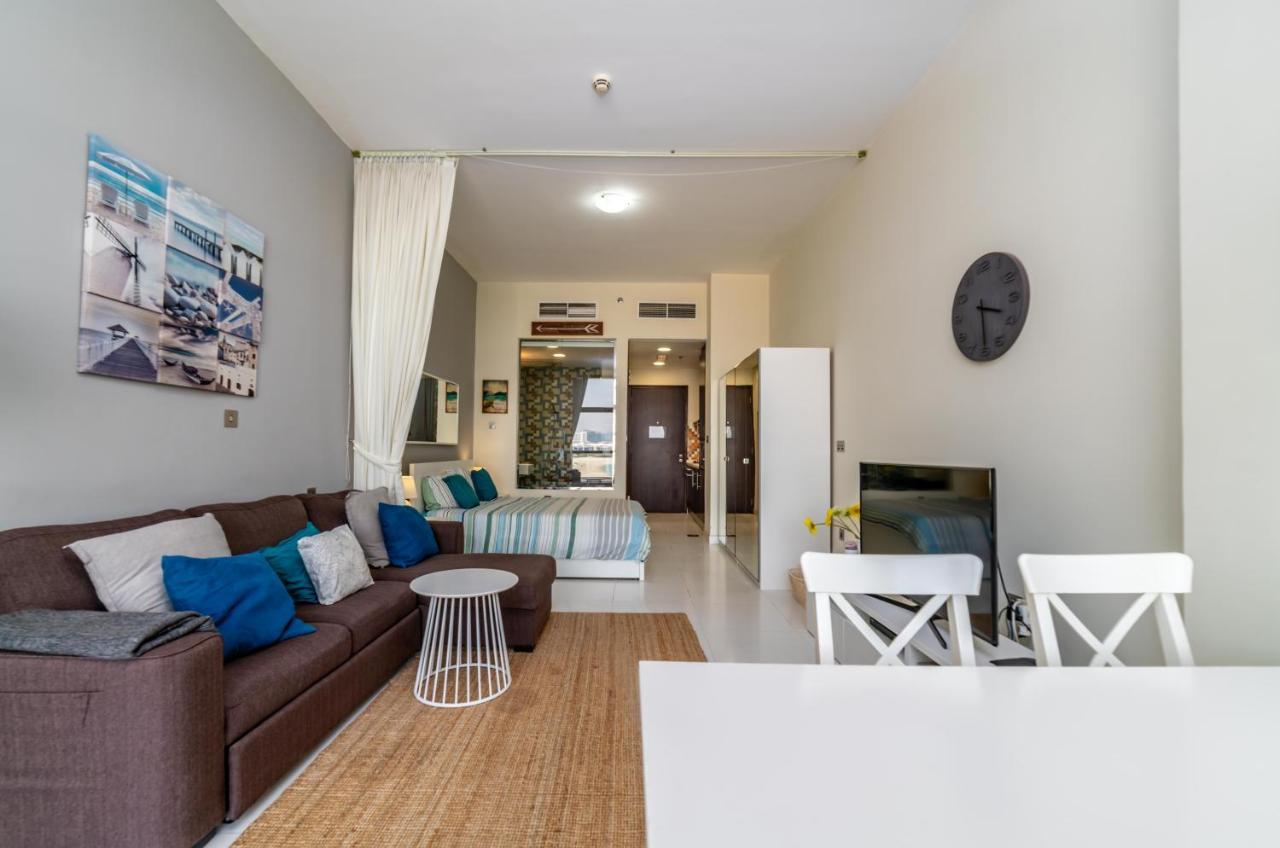 Club Vista Mare, Free Riva Beach Club Access Дубай Екстериор снимка